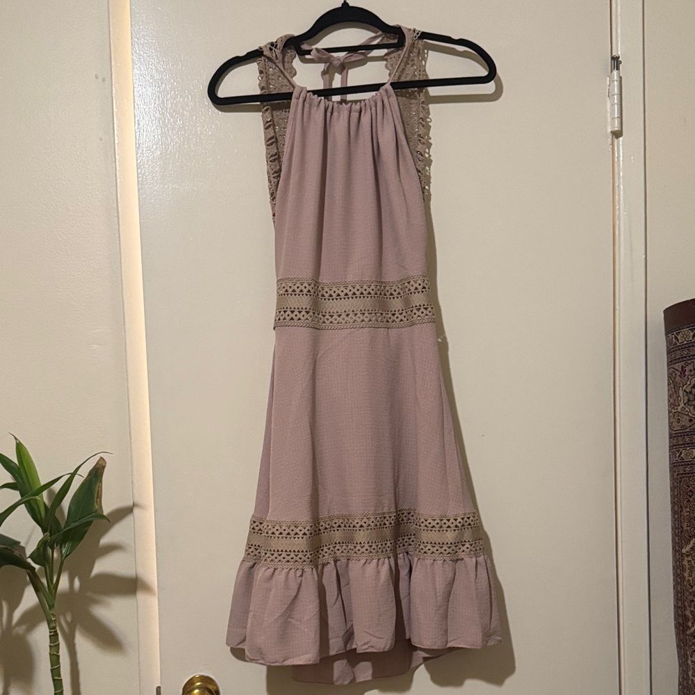 Elegant Lace Trim Sleeveless Dress